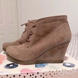 Merona Tan Lace-Up Wedge Booties size 8